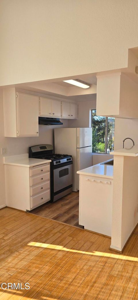 Photo of 2305 Glendale Boulevard #204, Los Angeles, CA 90039 (MLS # P1-26145)