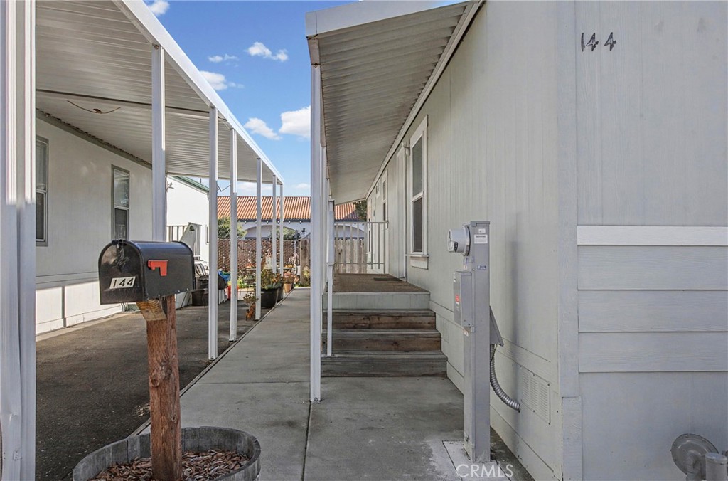 1370 W Grand Avenue 144