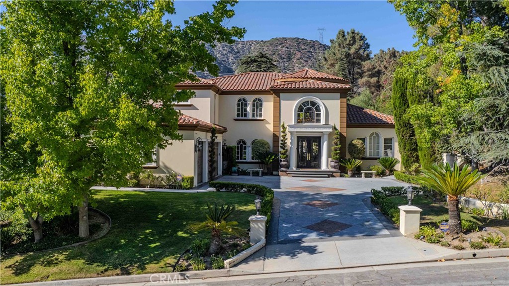 Properties 1 805 Greenridge Drive