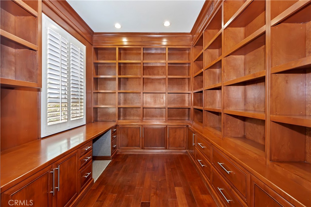 7000 Fabriano Place
