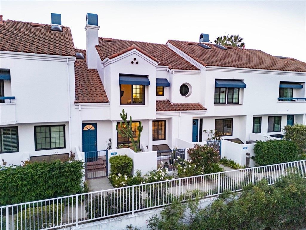 Photo of 19451 Pompano Lane Lane #110, Huntington Beach, CA 92648 (MLS # NP25235115)