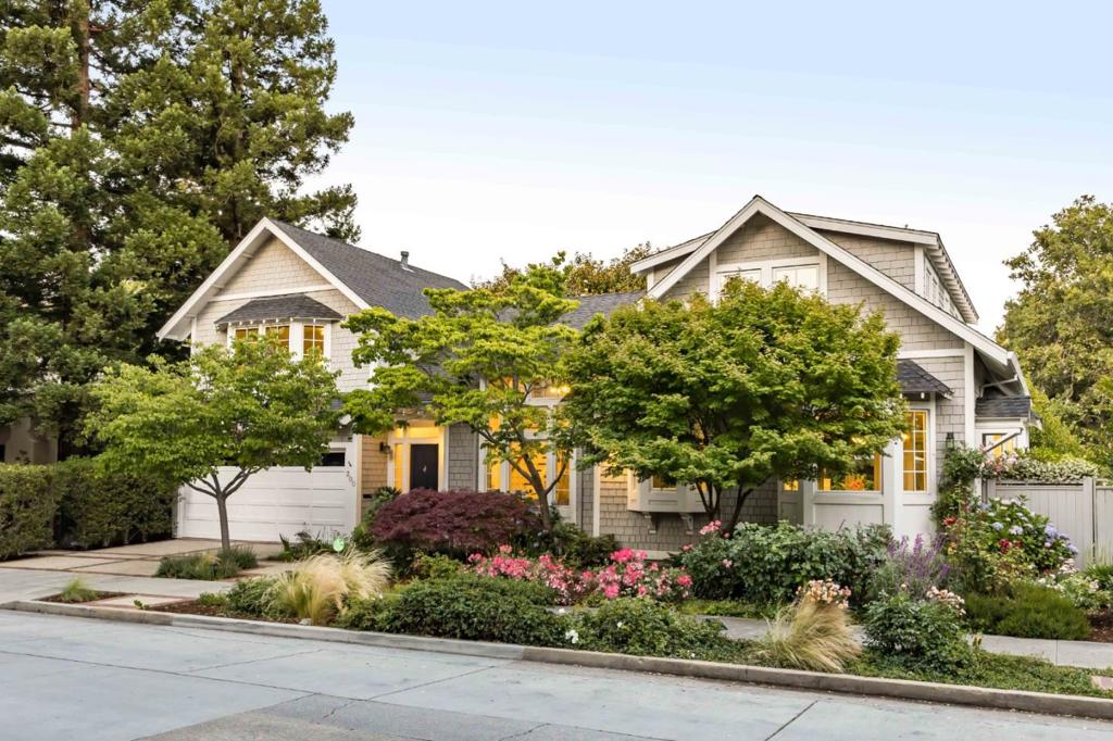 300 Lowell Avenue