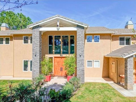 Photo of 1377 Knoll Road, Redlands, CA 92373 (MLS # 219147264DA)