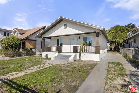 Photo of 337 E 60th Street, Los Angeles, CA 90003 (MLS # 25624591)