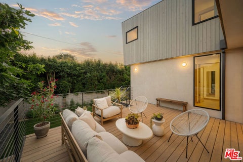 Tiny photo for 10519 Oaklawn Road, Los Angeles, CA 90064 (MLS # 26858325)