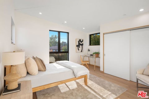 Tiny photo for 10519 Oaklawn Road, Los Angeles, CA 90064 (MLS # 26858325)