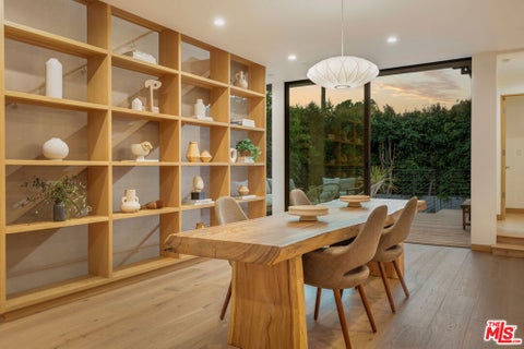 Tiny photo for 10519 Oaklawn Road, Los Angeles, CA 90064 (MLS # 26858325)