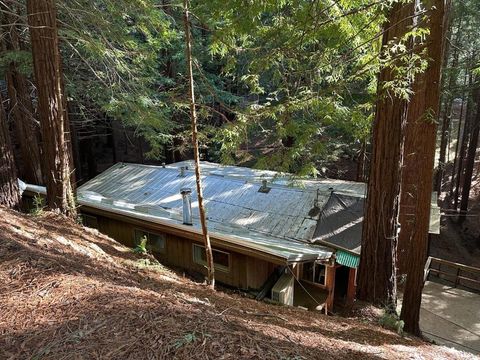 Photo of 121 La Honda Road, Woodside, CA 94062 (MLS # ML82033018)