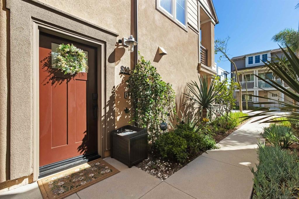 810 Santa Barbara Pl