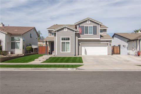 Photo of 33611 Delphinium Lane, Murrieta, CA 92563 (MLS # SW26184756)