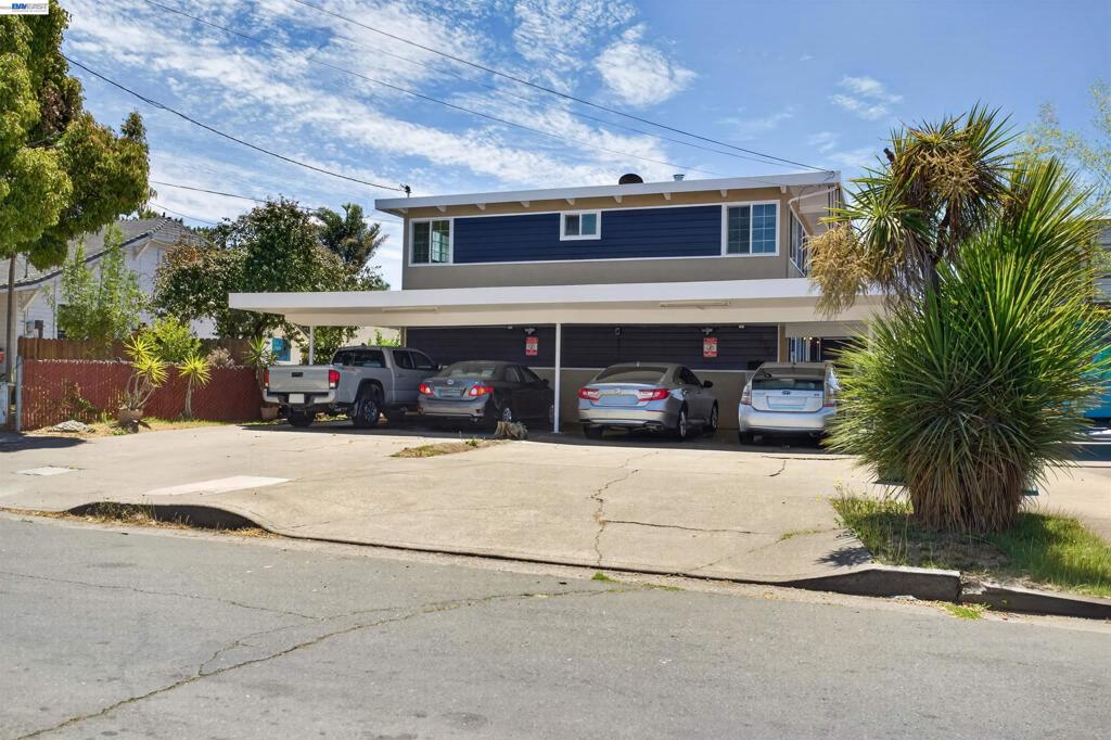 2318 Lowell Avenue
