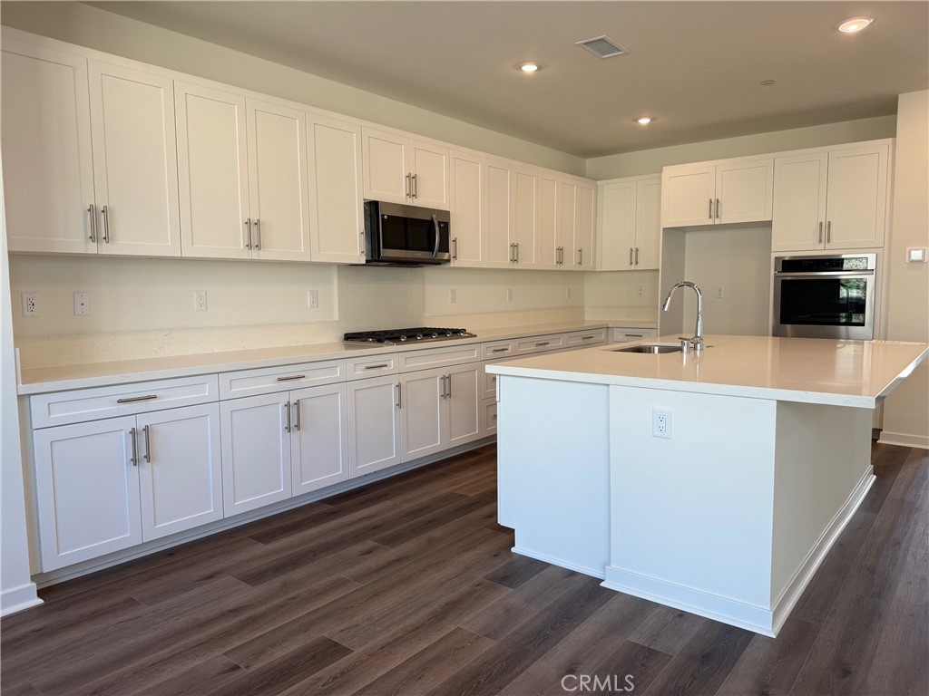 4811 Swallowtail Lane