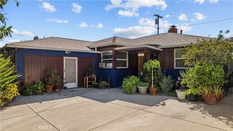 Photo of 6947 Alcove Ave, Los Angeles, CA 91605 (MLS # SR26204451)