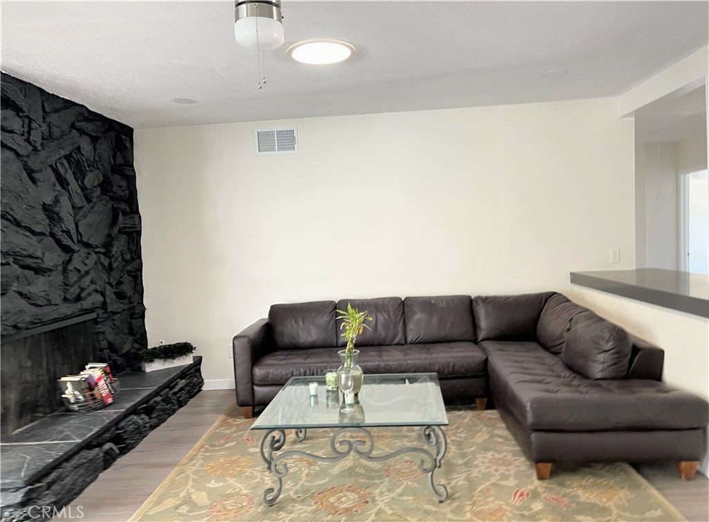 18724 Chase ST, Northridge CA 91324