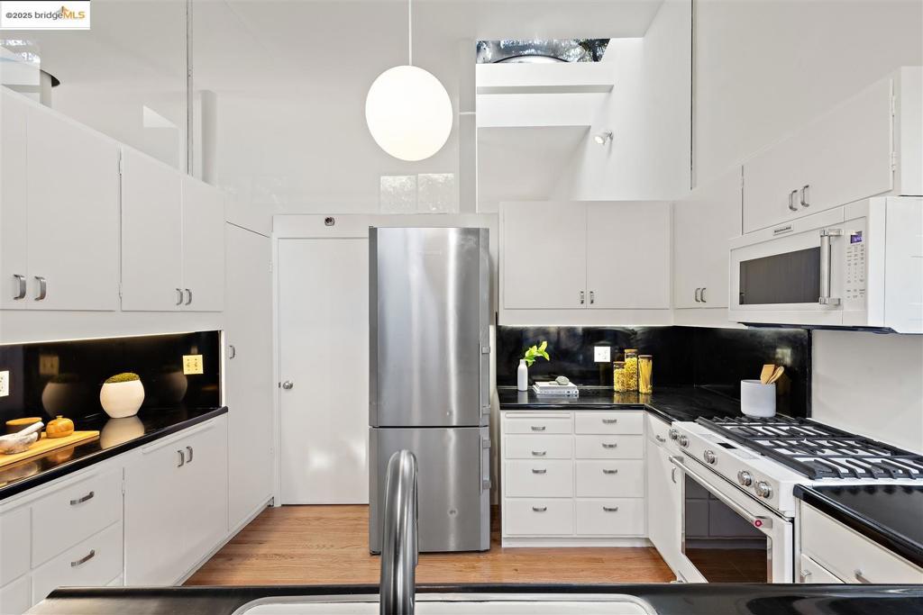 CLAREMONT - Residential