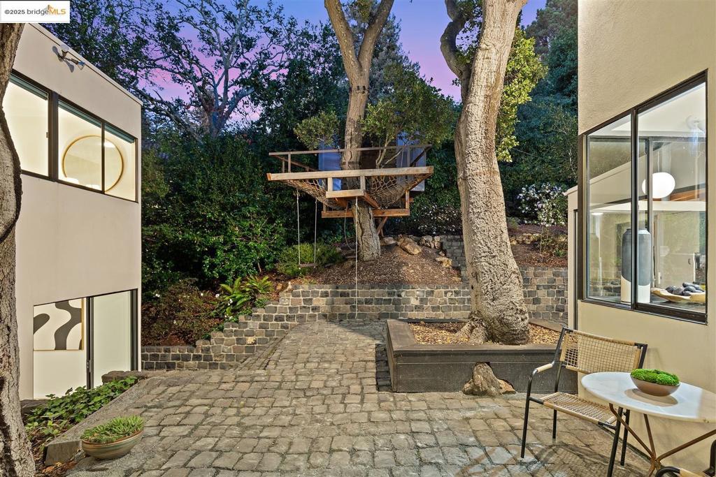 CLAREMONT - Residential