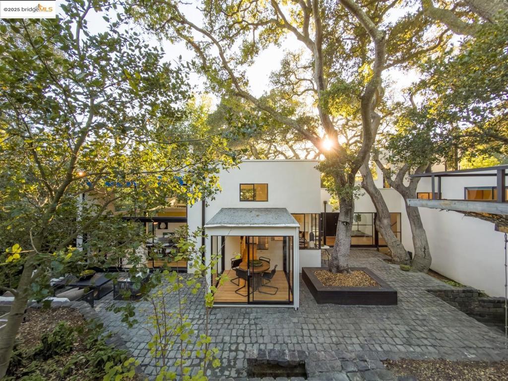 CLAREMONT - Residential