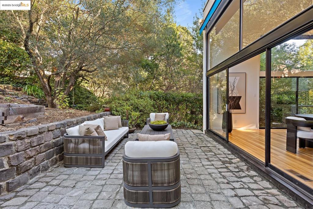 CLAREMONT - Residential