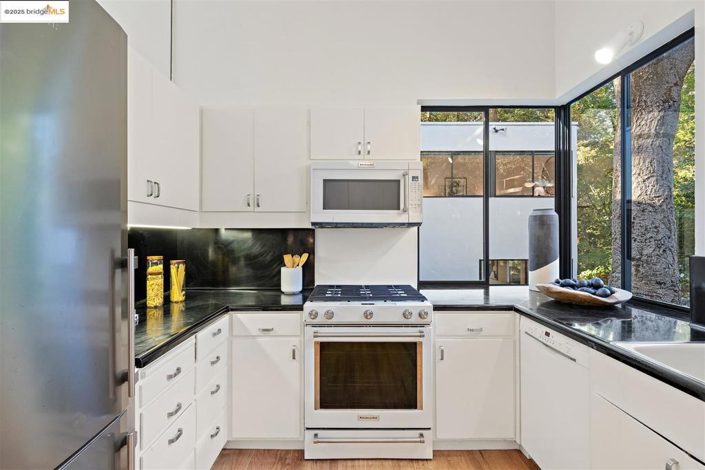 CLAREMONT - Residential