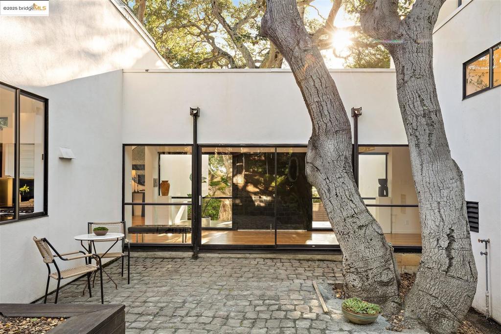 CLAREMONT - Residential