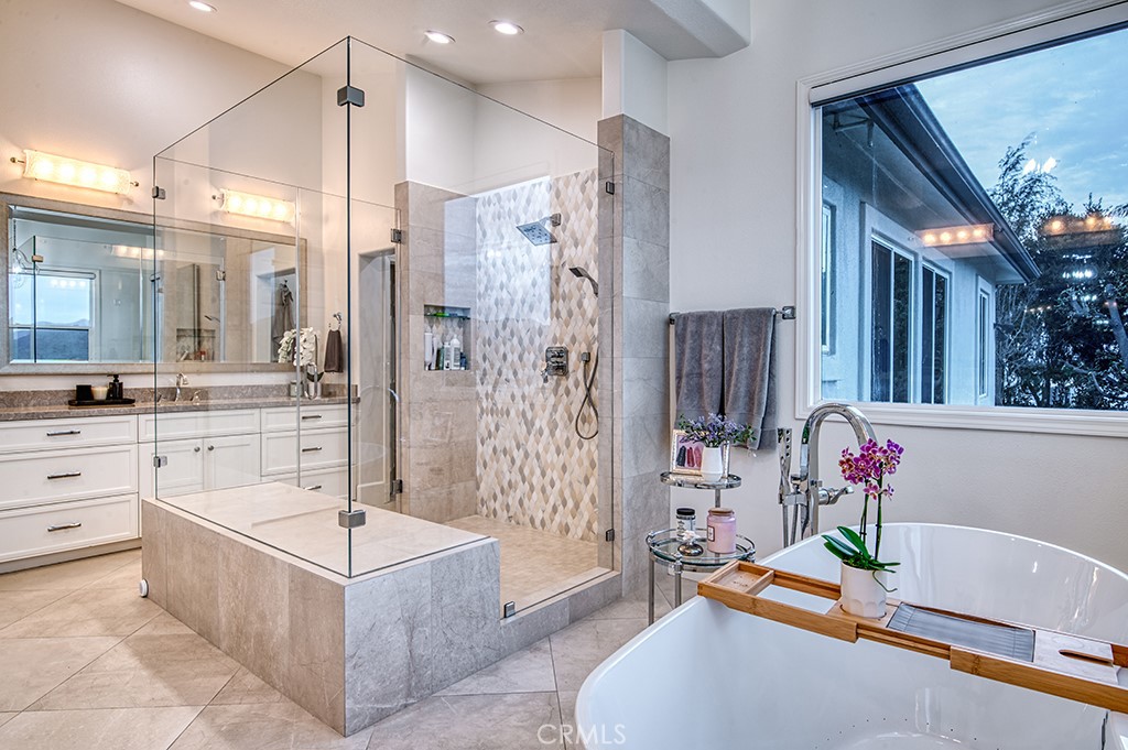 Trabuco Canyon, California, 92679, United States, 5 Bedrooms Bedrooms, ,5 BathroomsBathrooms,Residential,Active,2016408