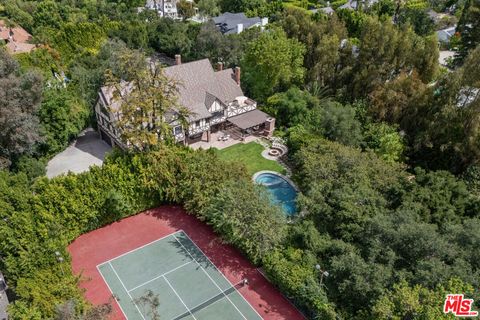 Photo of 4432 Libbit Avenue, Encino, CA 91436 (MLS # 26725643)