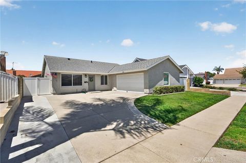 Photo of 625 Holmes AVE, Placentia, CA 92870 (MLS # PW26128450)