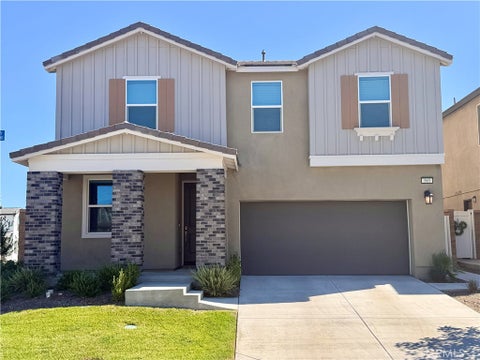 Photo of 585 Bacon Ridge WAY, Rialto, CA 92377 (MLS # IV26217651)
