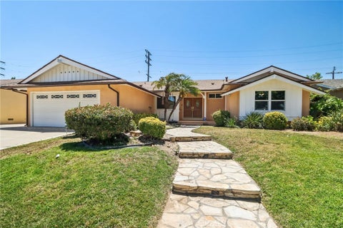 Photo of 17956 Tribune Place, Granada Hills, CA 91344 (MLS # SR26190611)