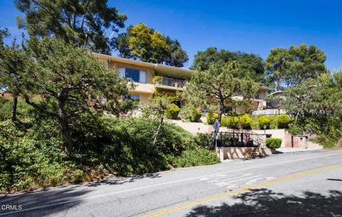 Photo of 3139 Linda Vista Road, Glendale, CA 91206 (MLS # P1-26953)