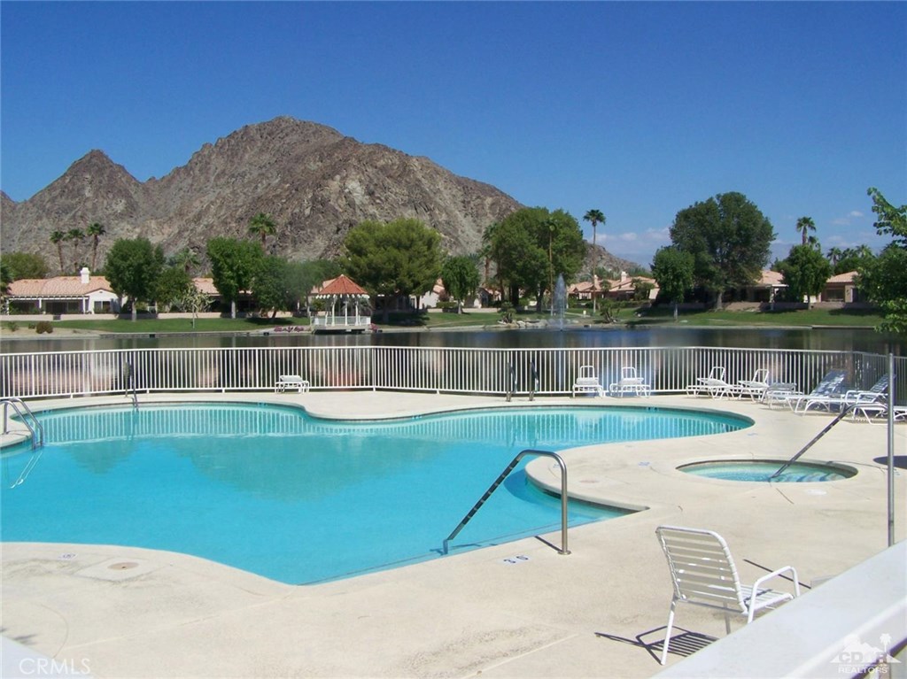 Laguna De La Paz - Residential