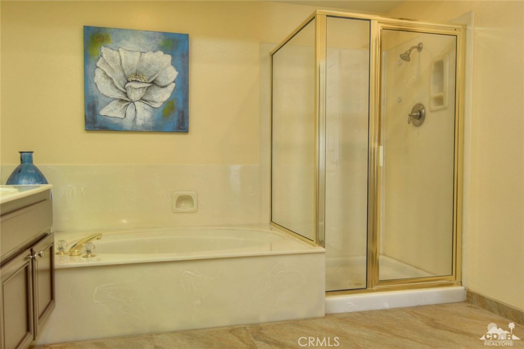 Laguna De La Paz - Residential