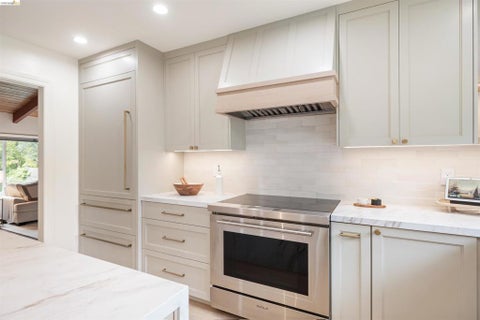 Tiny photo for 4029 Aliso AVE, Oakland, CA 94619 (MLS # 41136955)