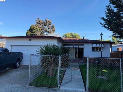 Photo of 226 226 S 41St St St, Richmond, CA 94804 (MLS # 41124816)