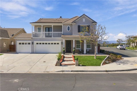 Photo of 39263 Half Moon Circle, Murrieta, CA 92563 (MLS # SW26228538)