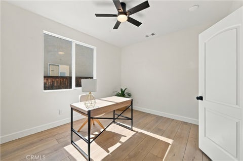 Tiny photo for 39263 Half Moon Circle, Murrieta, CA 92563 (MLS # SW26228538)