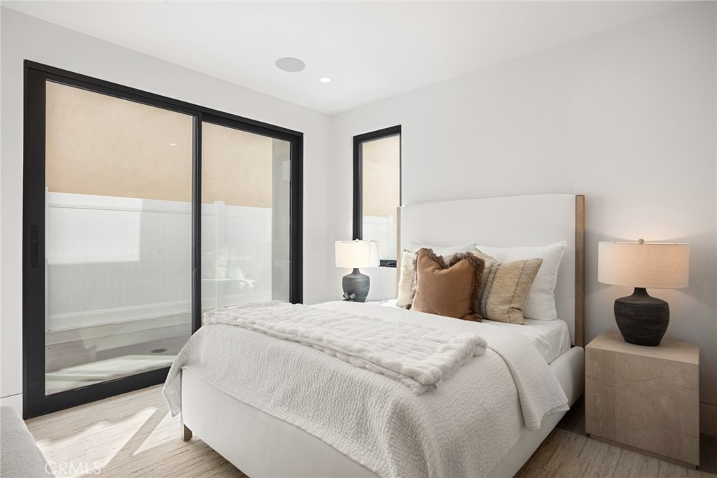 Corona del Mar South of PCH (CDMS) - Residential