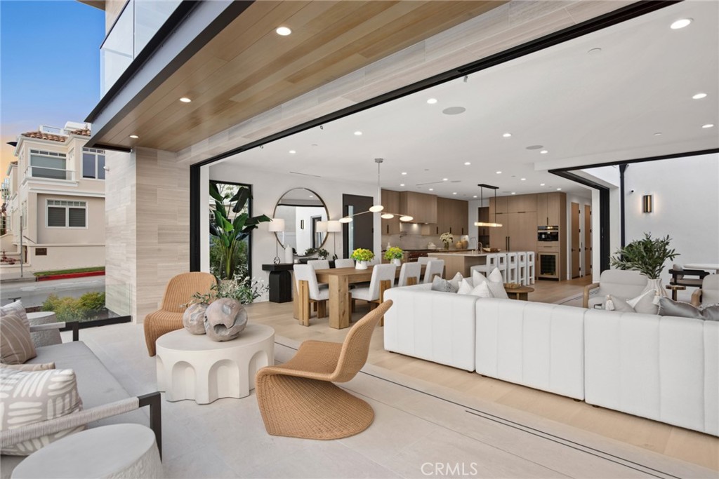 Corona del Mar South of PCH (CDMS) - Residential
