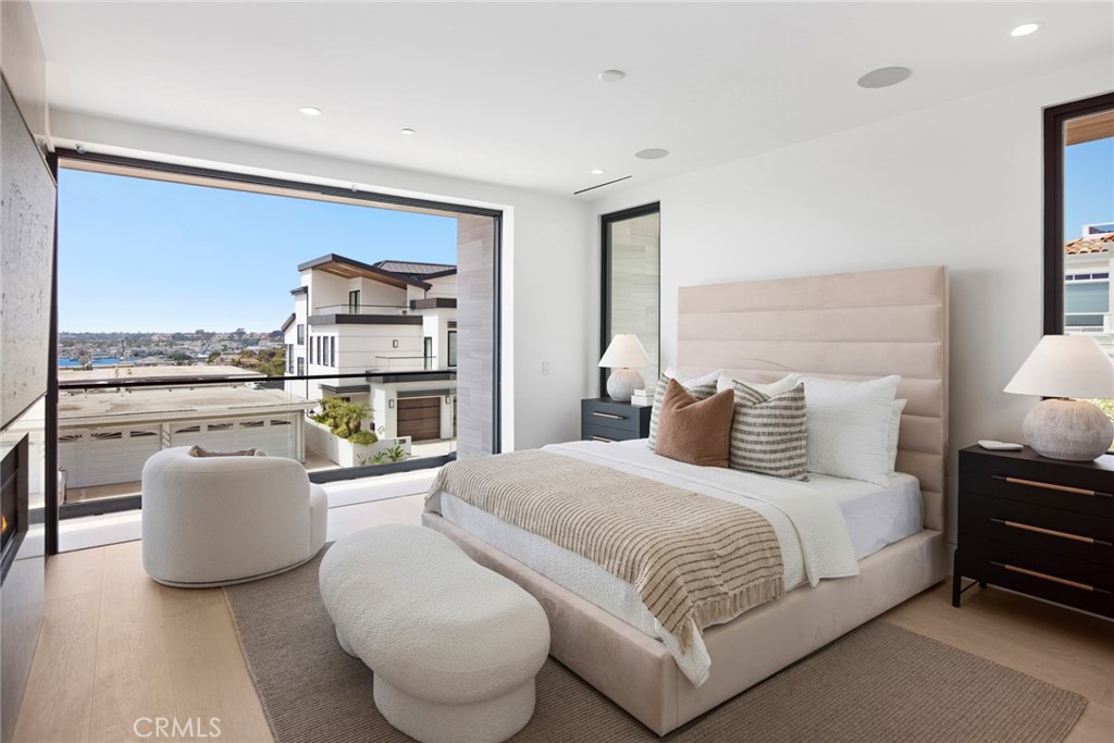 Corona del Mar South of PCH (CDMS) - Residential