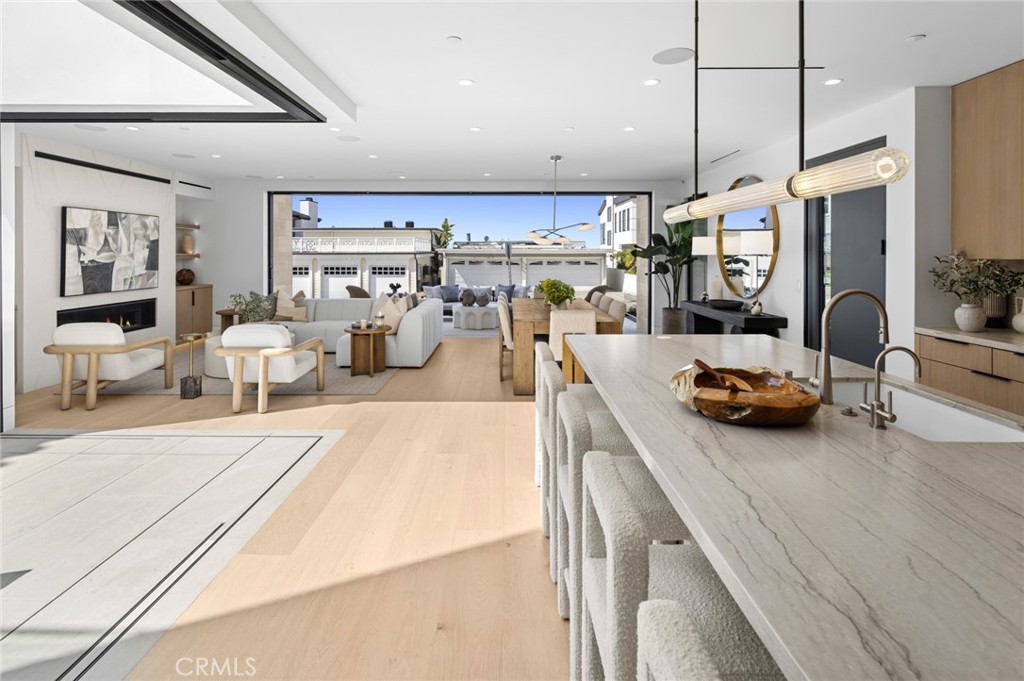 Corona del Mar South of PCH (CDMS) - Residential