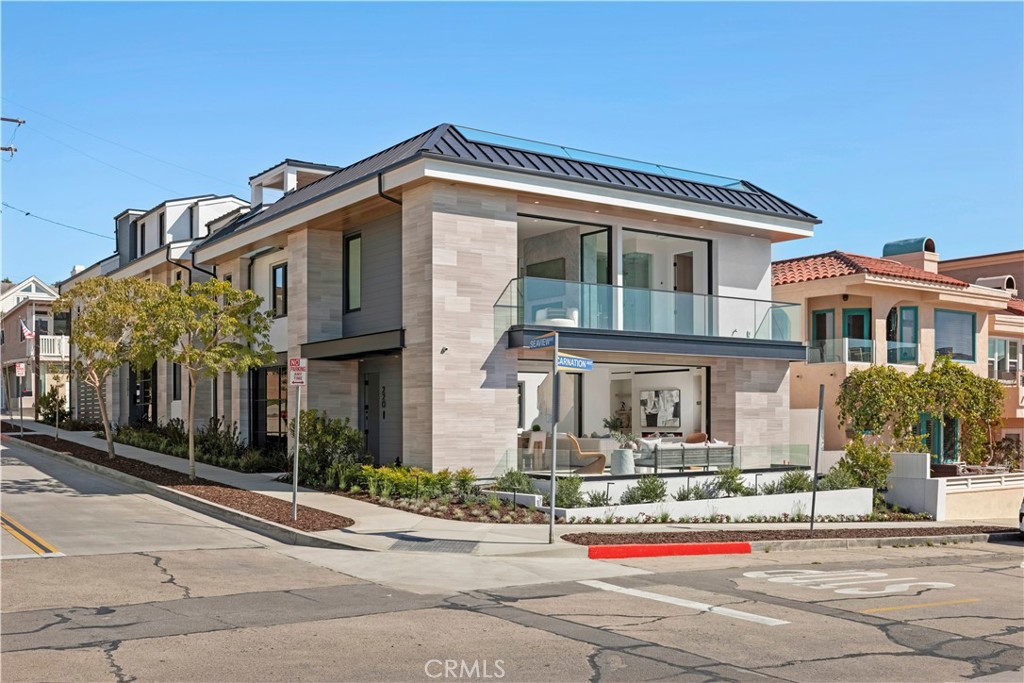 Corona del Mar South of PCH (CDMS) - Residential
