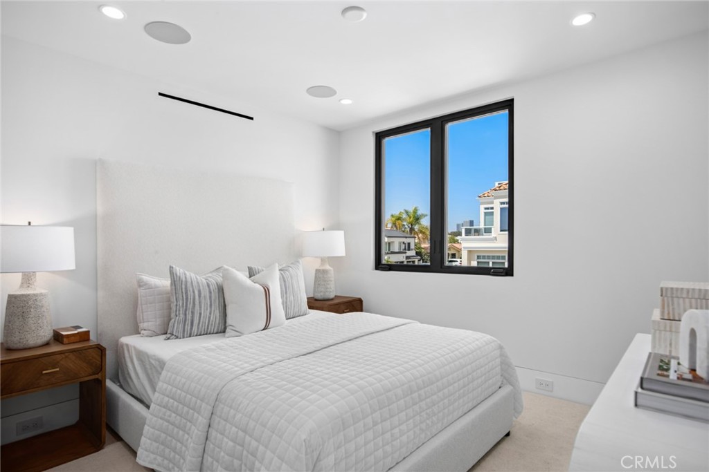 Corona del Mar South of PCH (CDMS) - Residential