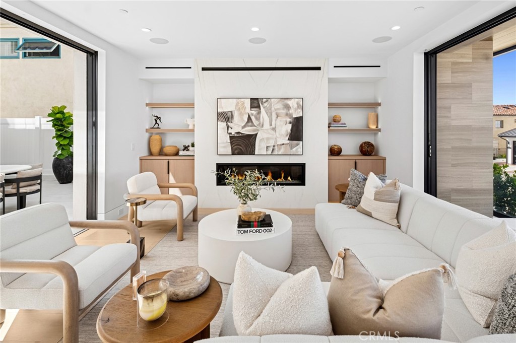 Corona del Mar South of PCH (CDMS) - Residential