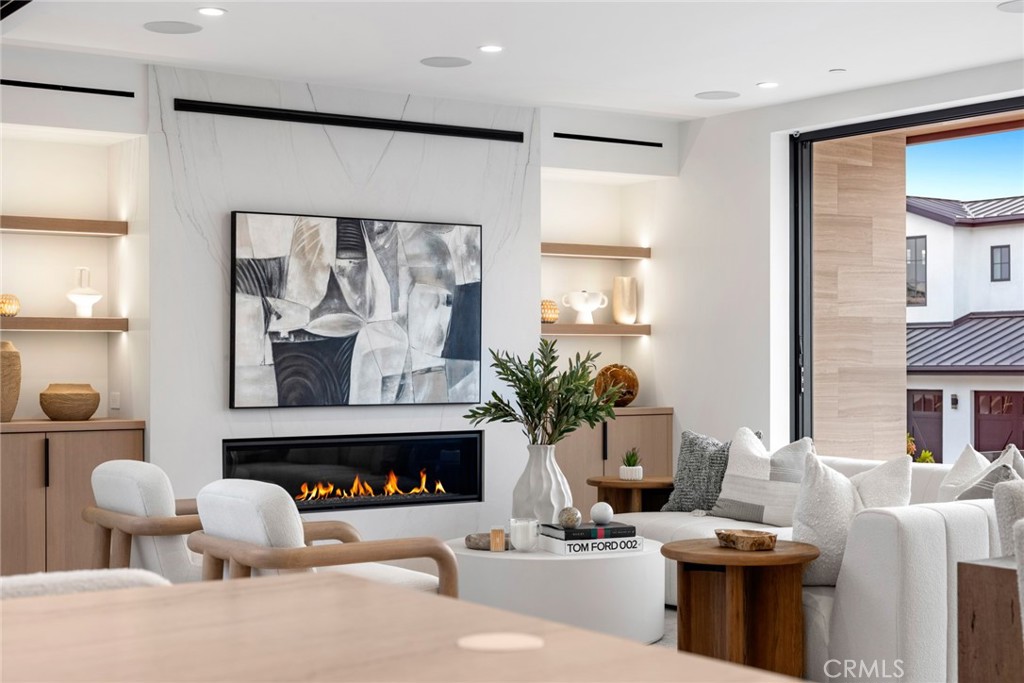 Corona del Mar South of PCH (CDMS) - Residential