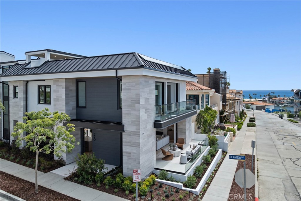 Corona del Mar South of PCH (CDMS) - Residential