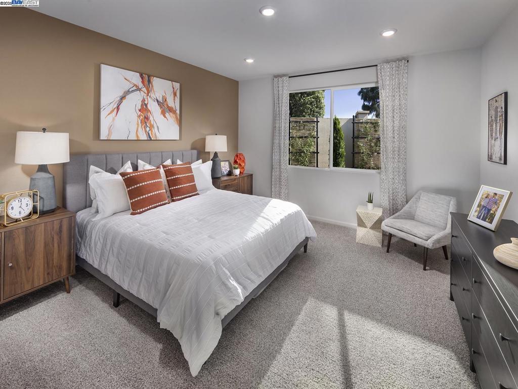 DEER VALLEY RD - Residential