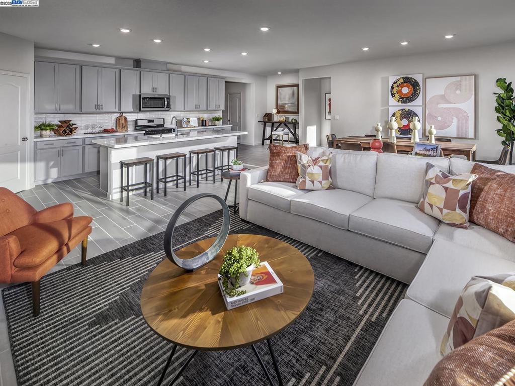 DEER VALLEY RD - Residential