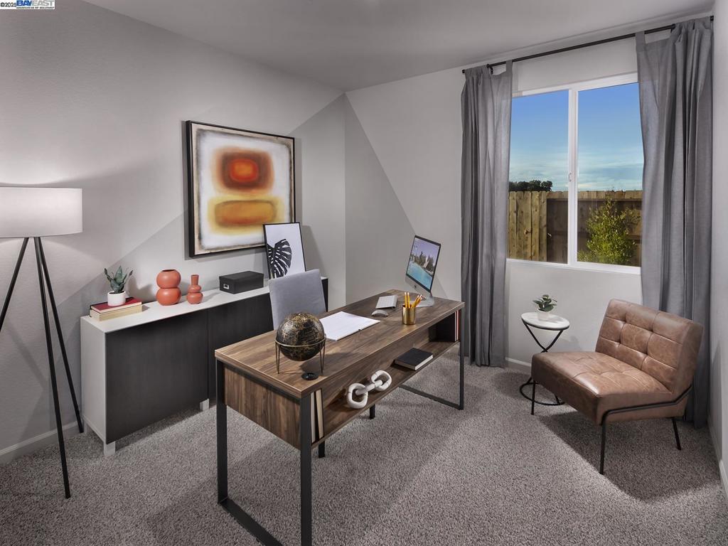 DEER VALLEY RD - Residential