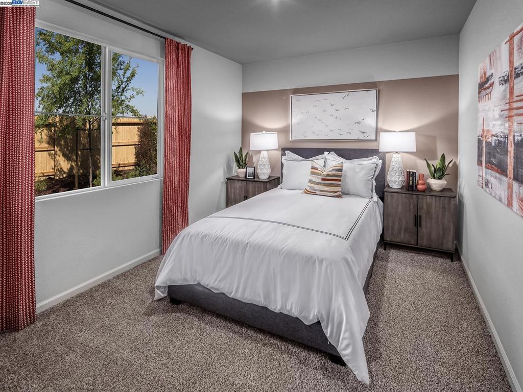 DEER VALLEY RD - Residential