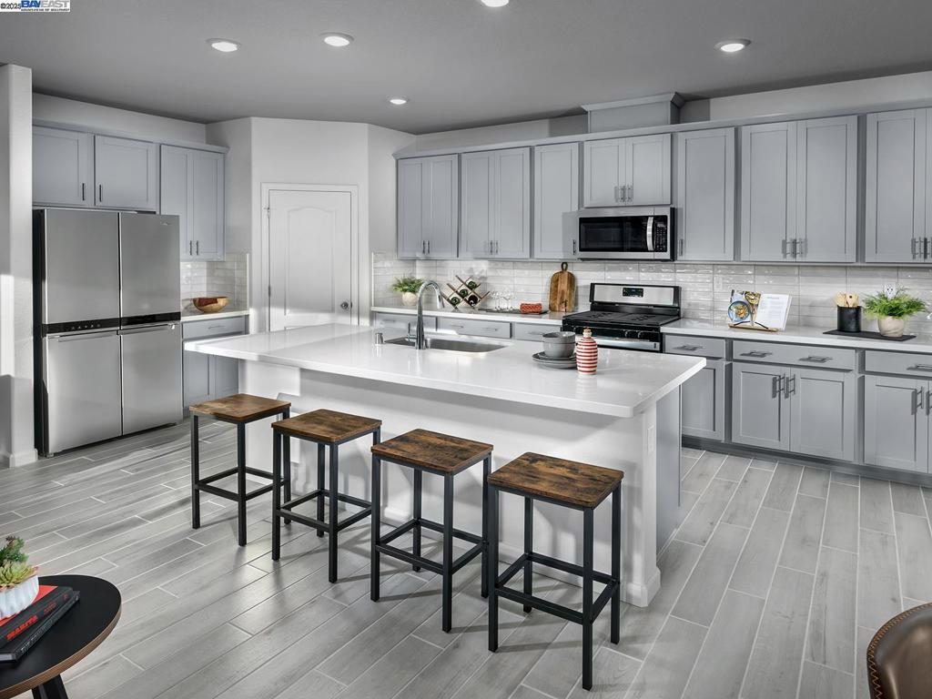 DEER VALLEY RD - Residential